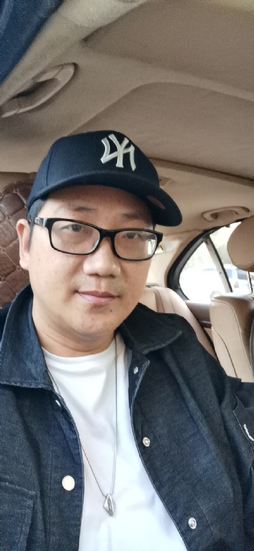 拥抱幸福的第一张照片--武平征婚网