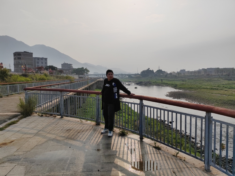 笑看蓝天的第一张照片--武平征婚网